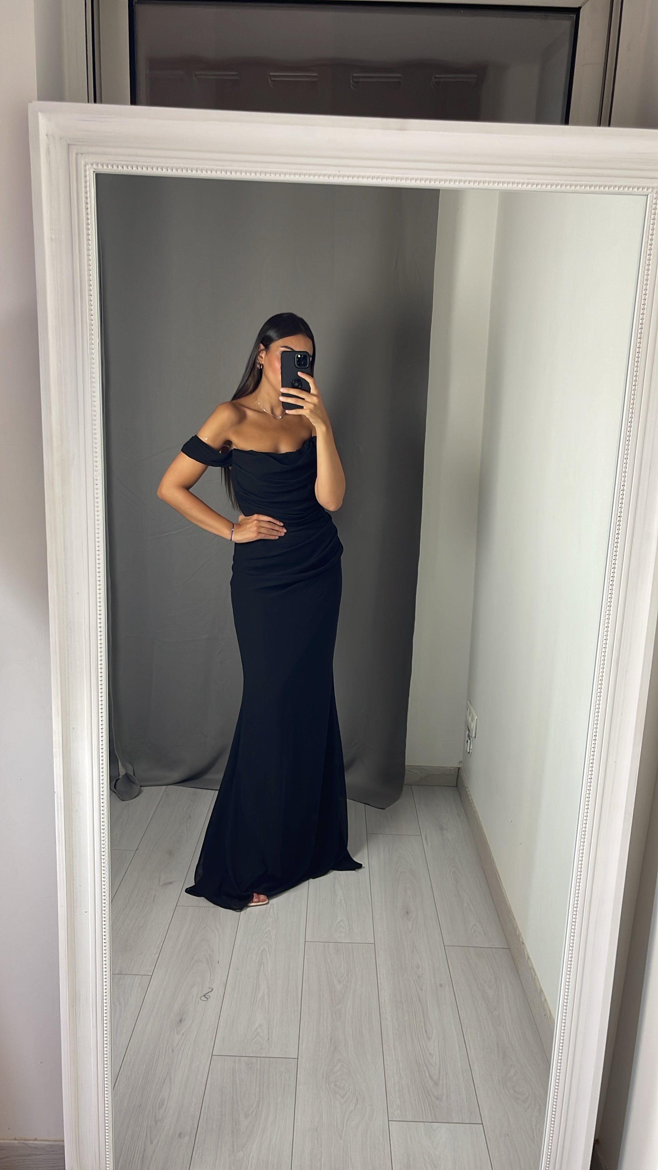 Alessia Abendkleid aus smaragdgrünem Satin 3142